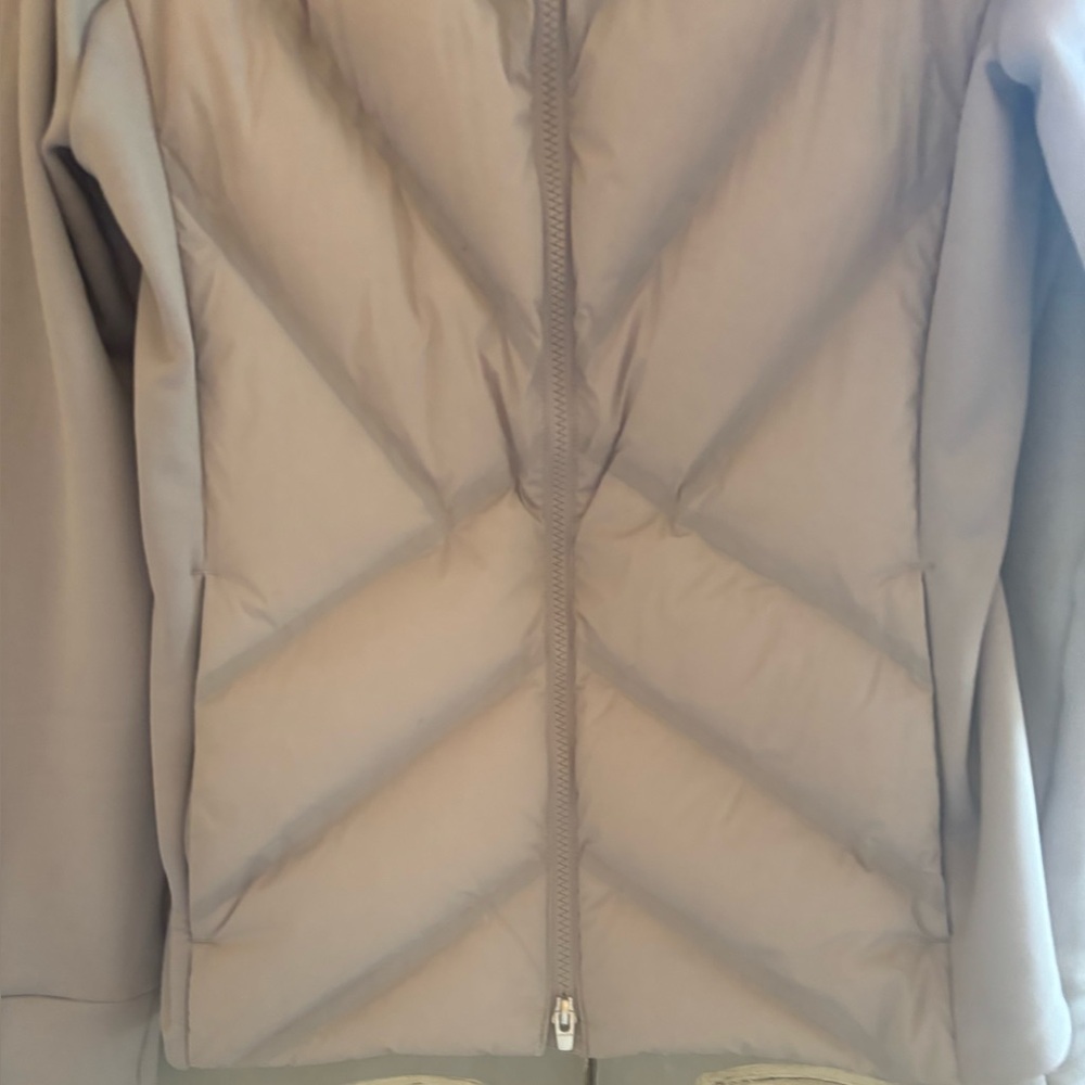 ATHLETA Women's Grayish purple Puffer Jacket. - Picture 3 of 12